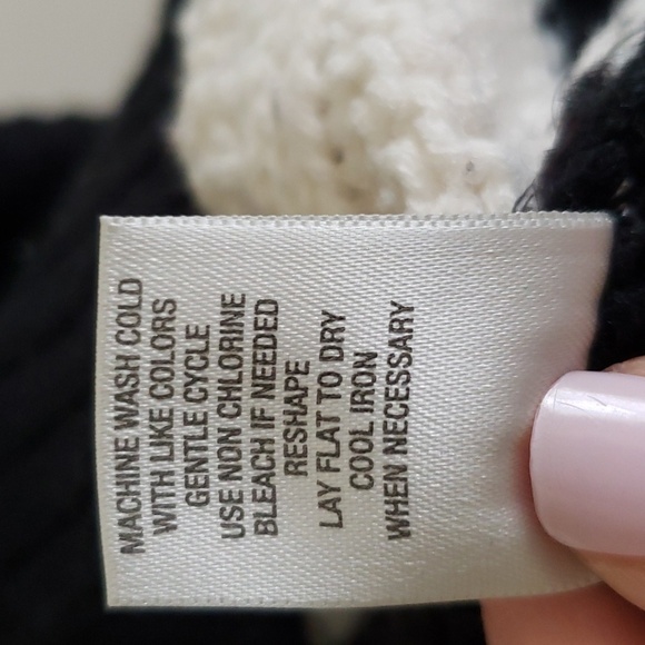 Dressbarn lightweight longline sweater, scoop neck, black white, women's size sm - Picture 6 of 7